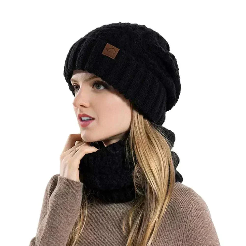 Hat and scarf - Glorious™ Winter Glow Duo in black