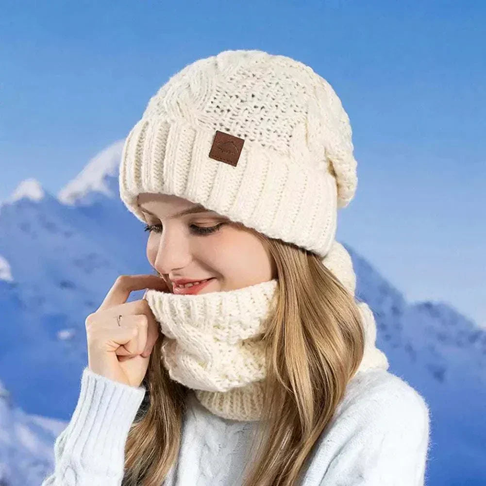 Hat and scarf - Glorious™ Winter Glow Duo in cream